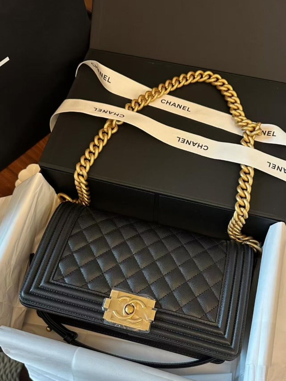 Classic CHANEL Bag: A Stylish and Versatile Choice for Elegance